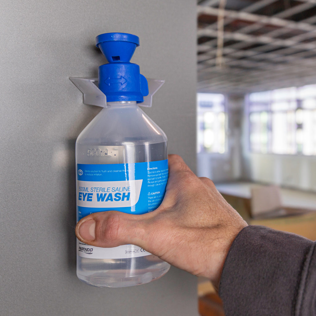 FastAid Eye Wash Solution, 500ml Bottle With Eye Shower
